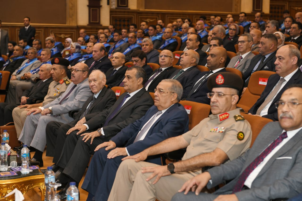 "وزير الدولة للإنتاج الحربي" يشهد مراسم الإحتفال بعيد الإنتاج الحربى السبعين