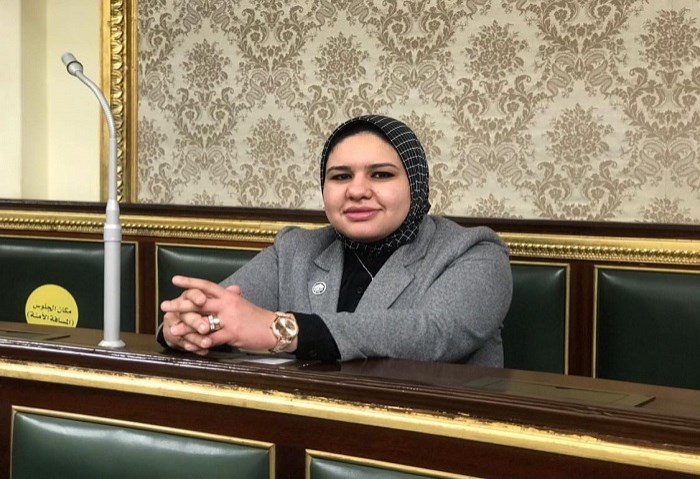 النائبة راوية مختار تقدم طلب إحاطة بشأن إشراك أطباء الأسنان في علاج السمنة