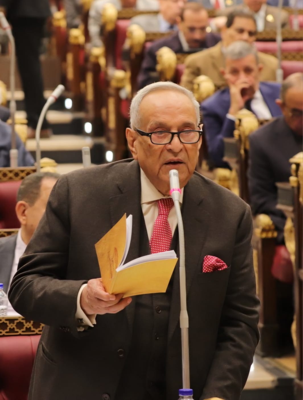 وكيل الشيوخ يهنيء البابا تواضروس والاقباط بعيد الميلاد.. الاخوة بين جناحي الامة رسالة محبة لكل العالم
