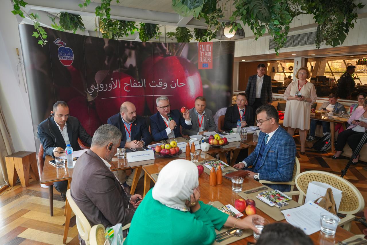 مؤتمر صحفي حول صادرات التفاح وآفاق التعاون بين مصر والاتحاد الأوروبي