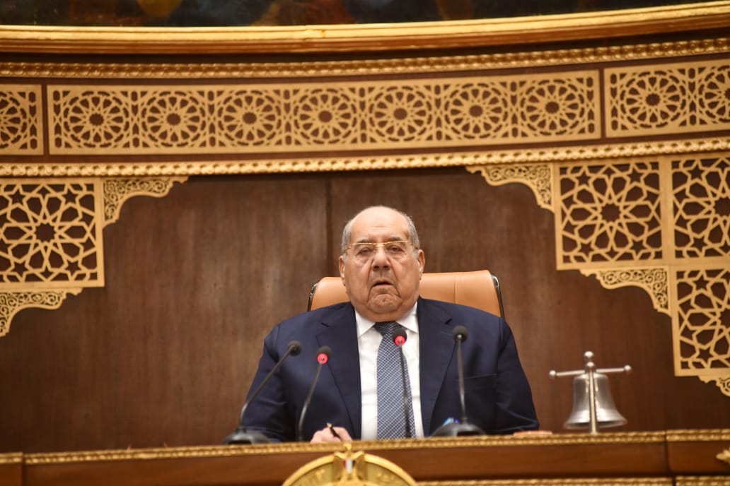 رئيس الشيوخ يطالب بسرعة تفعيل دور مكاتب التمثيل التجاري للترويج للصادرات المصرية