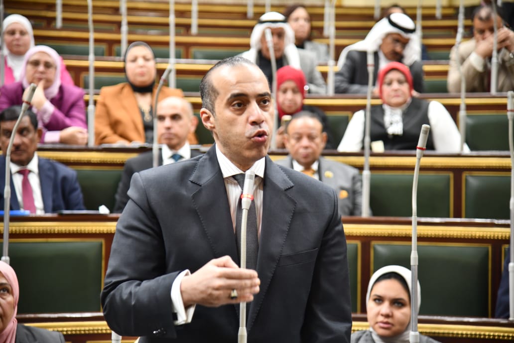 نواب يطالبون بإعفاء العاملين من الرسوم والمصاريف القضائية حال رفض الدعوى.. الوزير فوزي: لا يجوز التمييز.. والبرلمان يؤيد الحكومة
