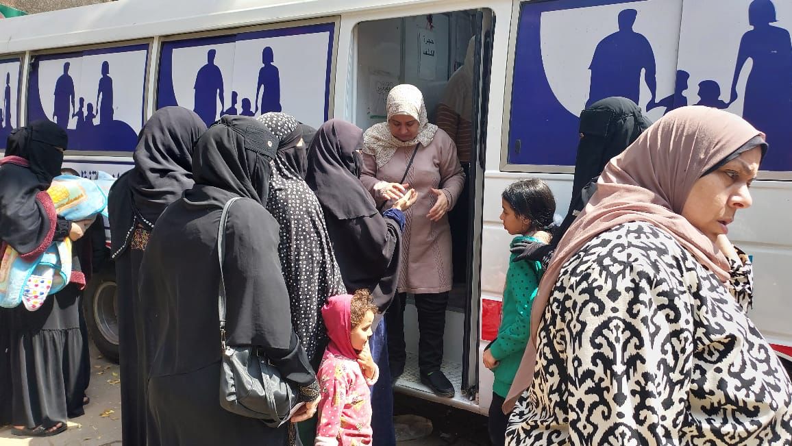 "قضايا المرأة" تقيم قافلة طبية وندوات توعوية لدعم وتعزيز الصحة الإنجابية والجنسية في "بولاق الدكرور"