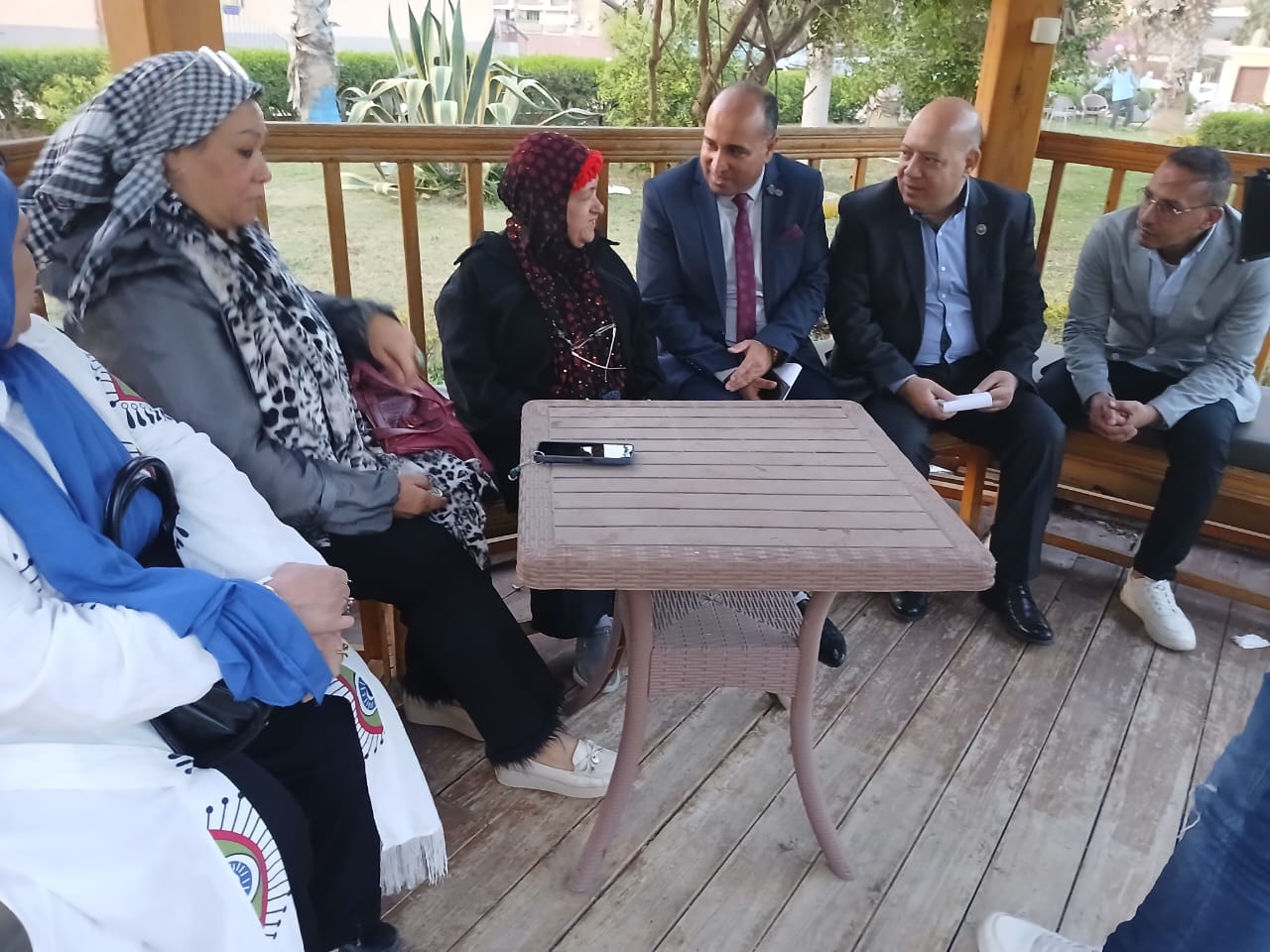 برعاية أسماء بن سعيد المركز العربي الأوروبي ينظم زيارة إنسانية لدار الياسمين لرعاية المسنين بمصر