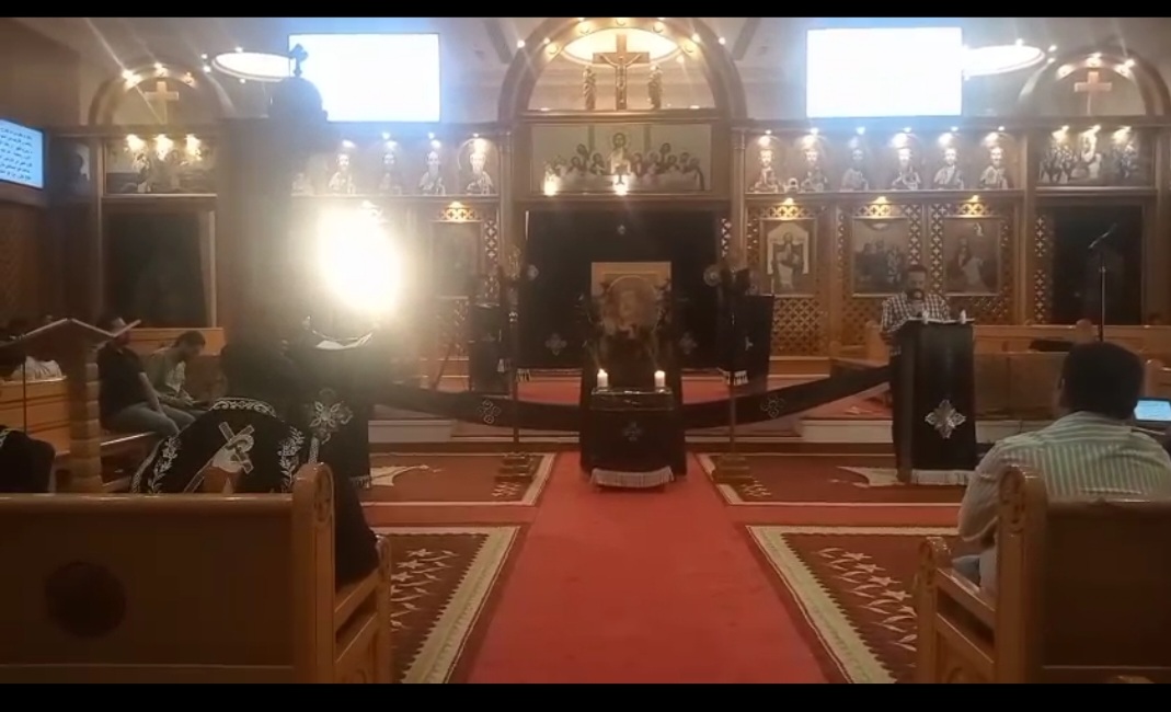 صلوات ليلة الجمعة العظيمة بكنيسة العذراء وأبي سيفين بالشارقة بألحان قبطية أصيلة