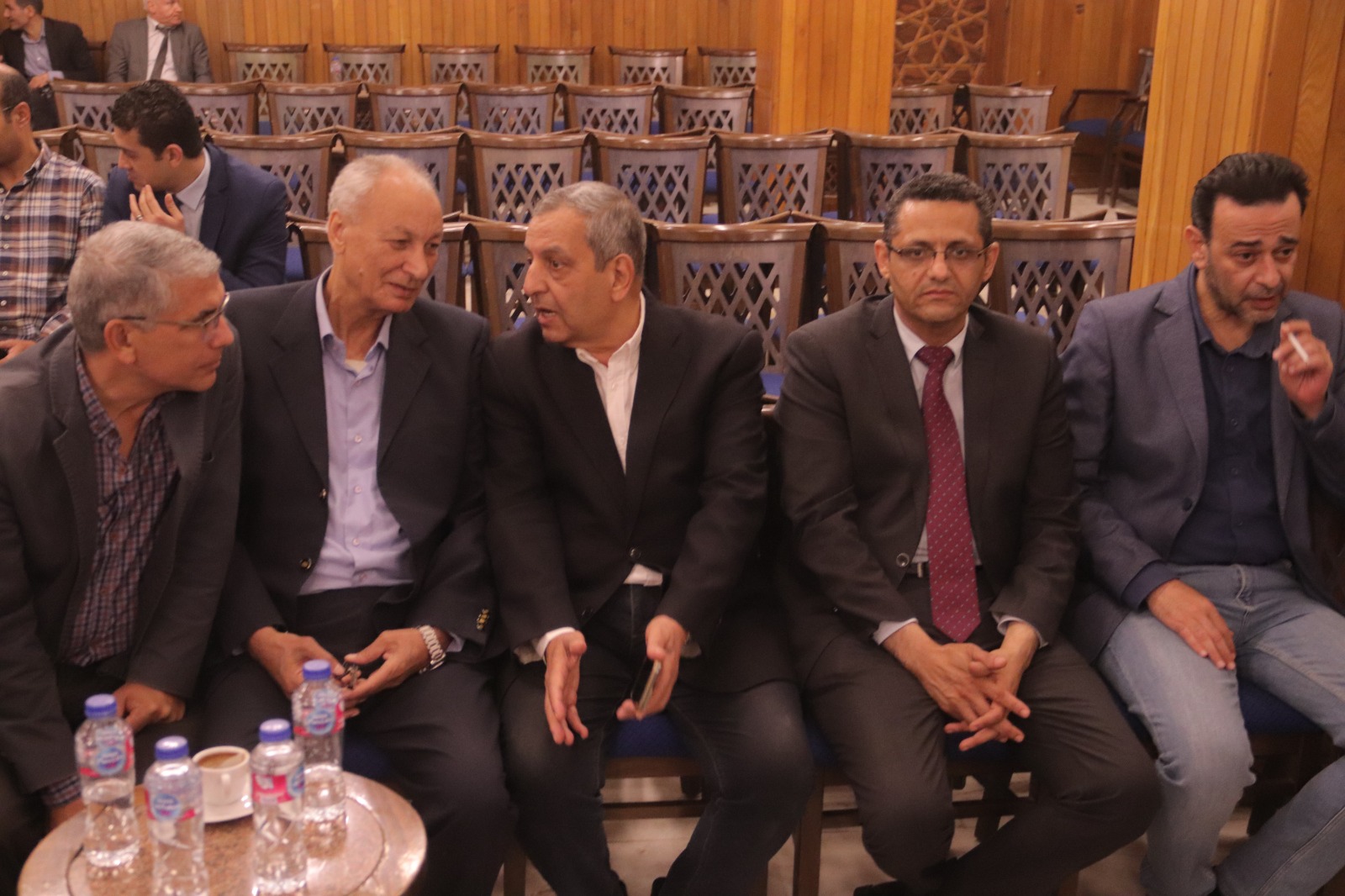 الوسط الصحفي يودع الكاتب الكبير محمد الدسوقي مدير تحرير الأهرام.. صور