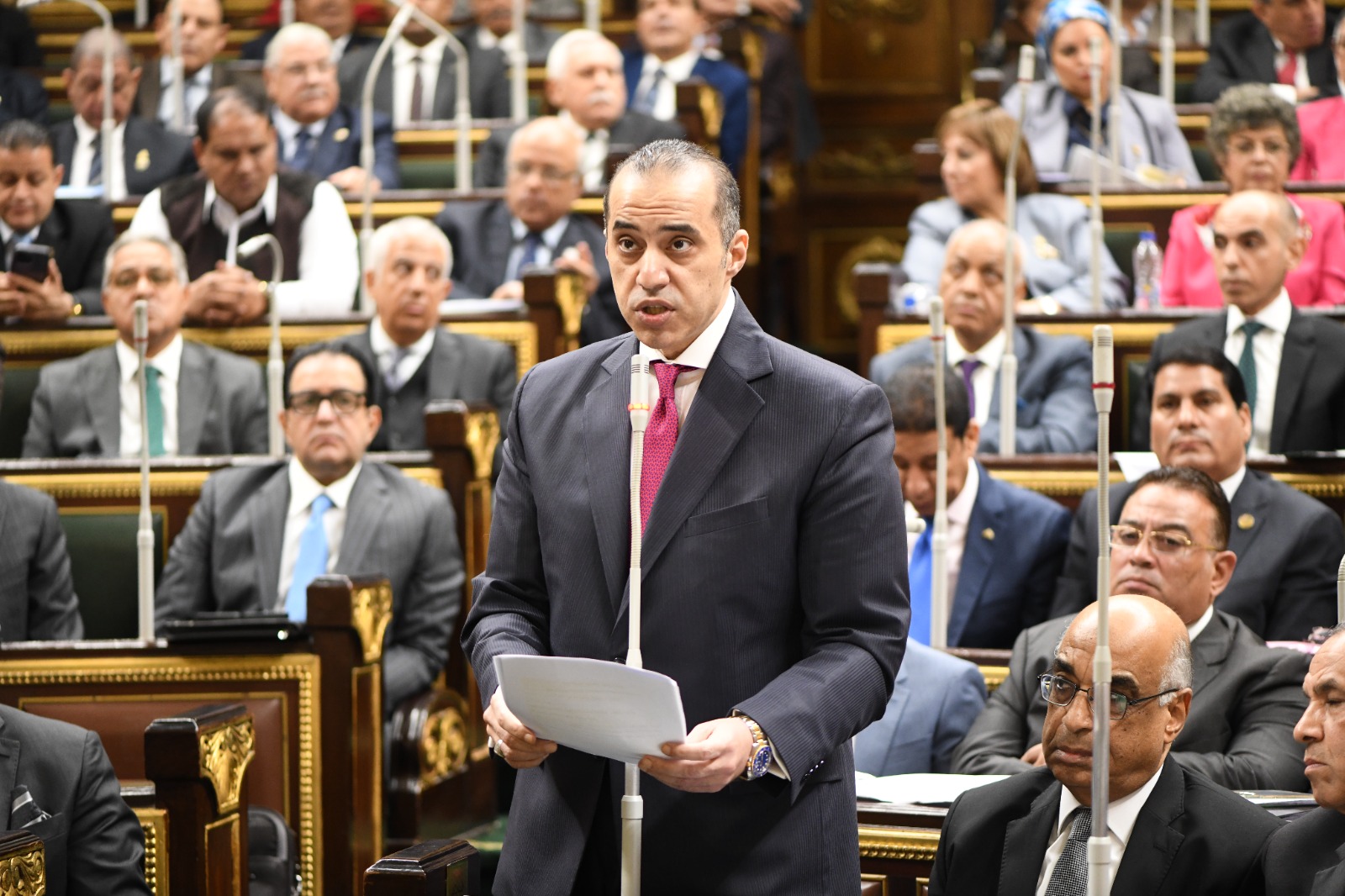 وزير المجالس النيابية ينفي وجود توجيهات عليا لإخلاء شقق الإيجار القديم ويحذر من أزمات قضائية حال تأخر القانون