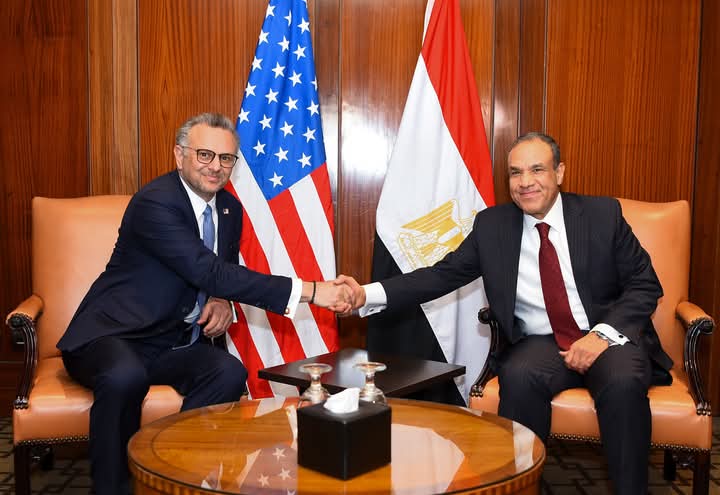 وزير الخارجية والهجرة يستقبل كبير مستشاري الرئيس الأمريكي للشئون العربية والشرق الأوسط والمستشار رفيع المستوي للشئون الأفريقية