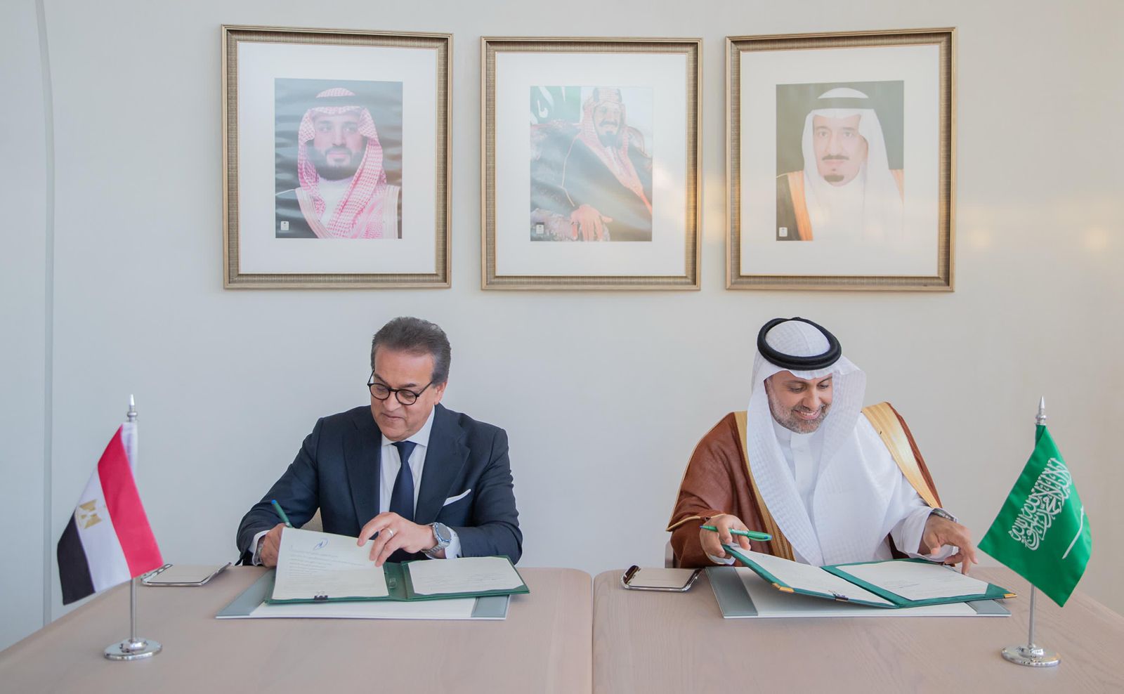 خلال زيارته للسعودية.. وزير الصحة المصري يوقع مذكرة تفاهم لتعزيز التعاون الصحي مع المملكة