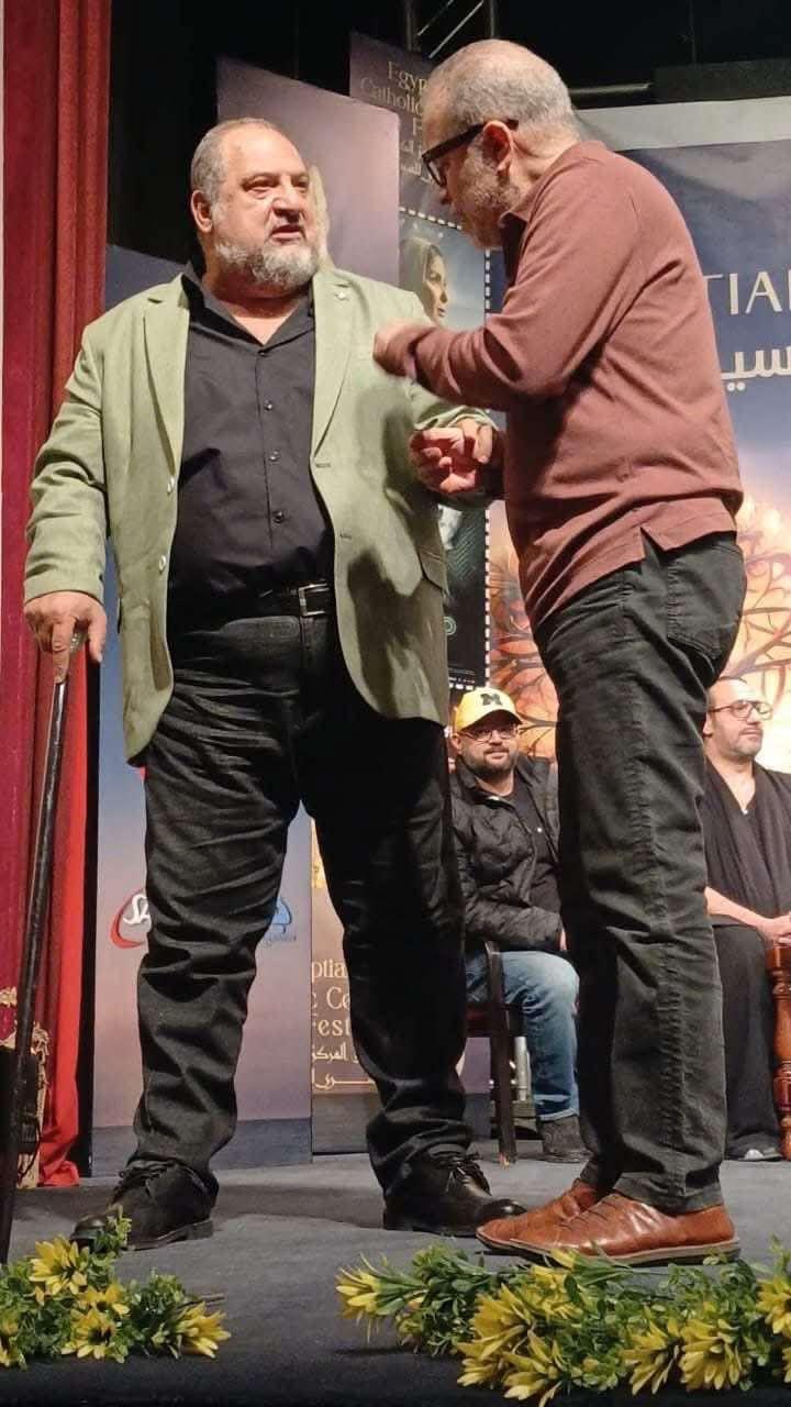 خالد الصاوي يكشف تقاصيل حالته الصحية بعد ظهوره بعكاز