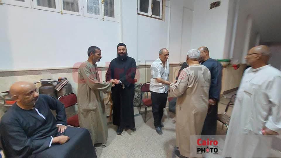 أهالي إسنا قاموا بزيارة كنيسة السيدة العذراء عقب السيطرة على الحريق بها