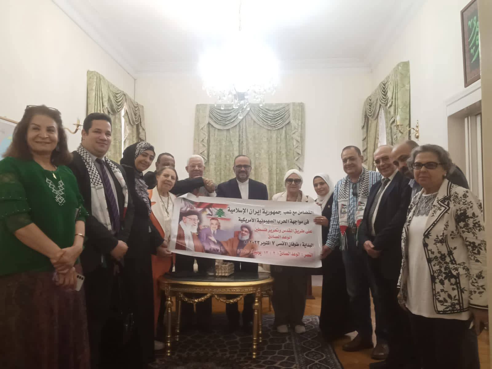 وفد مصرى يزور سفير إيران بالقاهرة .. وسلطانى يحذر من ضربات ردعية ضد القواعد الأمريكية في الخليج