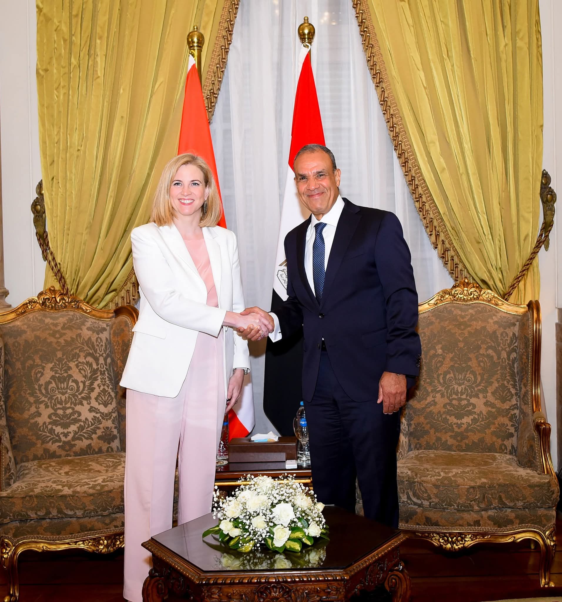 وزير الخارجية والهجرة يجرى مشاورات سياسية مع نظيرته النمساوية