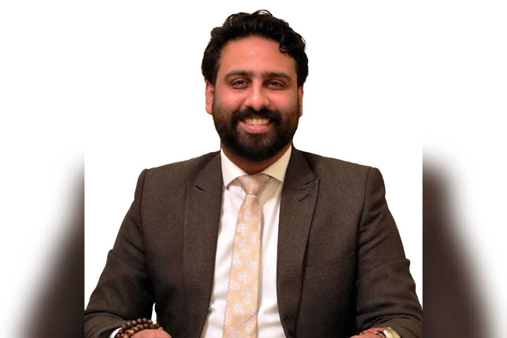 رئيس المجلس التنفيذي لحزب المحافظين يؤكد استعداد الحزب الكامل للمشاركة الفاعلة في الانتخابات البرلمانية القادمة