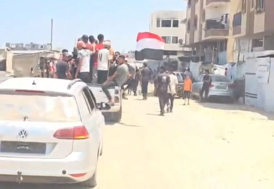 أعلام مصر تجوب شوارع غزة بالهتافات إشادة بالموقف المصرى