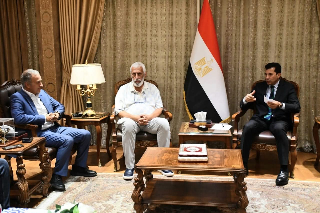 ● وزير الرياضة: نسعي بكامل جهودنا نحو تمصير العديد من الصناعات بالمجال الرياضي والنجيل الصناعي وإتاحة العديد من فرص العمل للمواطنين المصريين