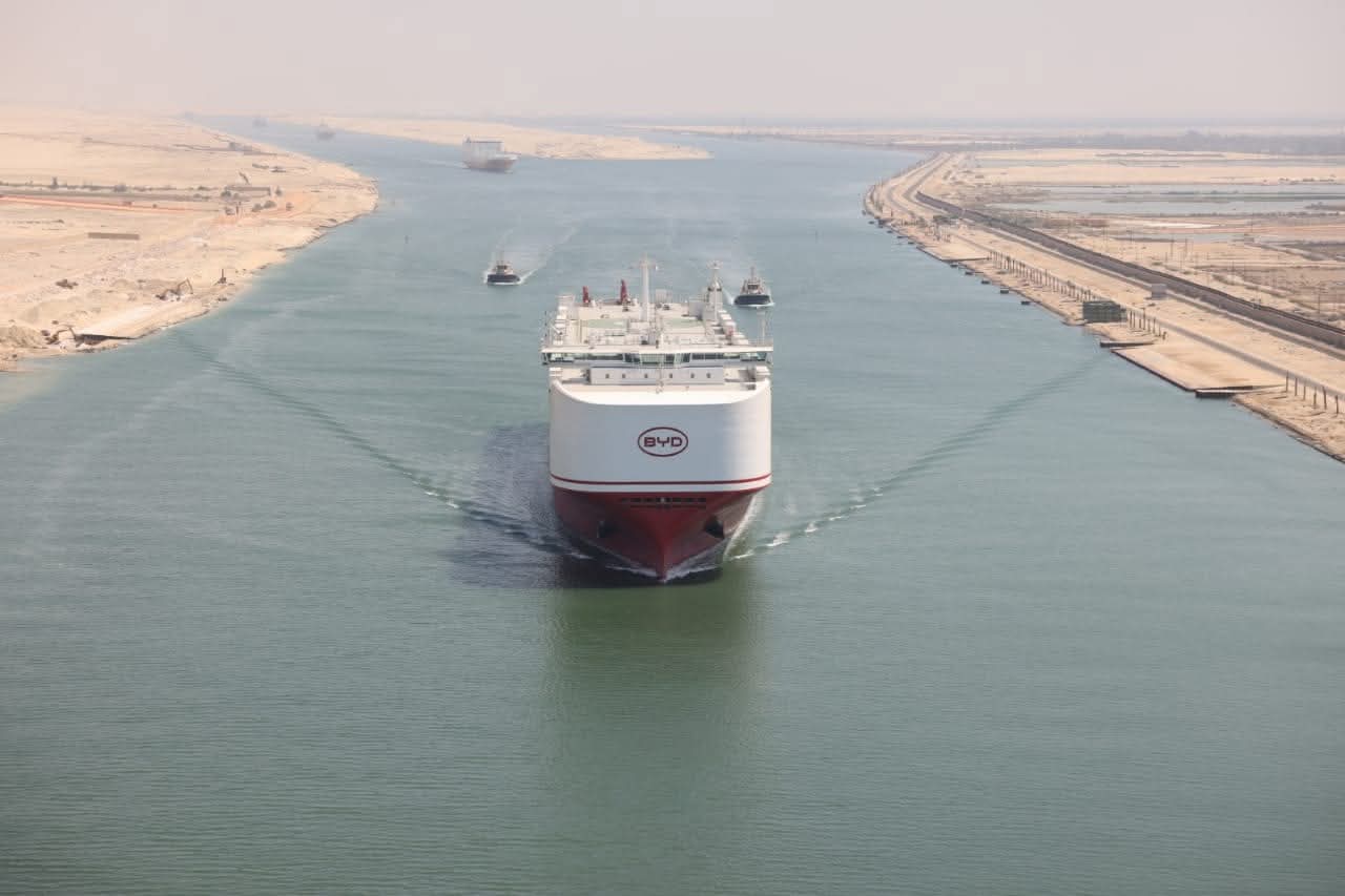 ■ رئيس هيئة قناة السويس:" قناة السويس تشهد عبور حاملة السيارات BYD XI'AN إحدى أكبر حاملات السيارات في العالم في رحلتها البحرية الأولى
