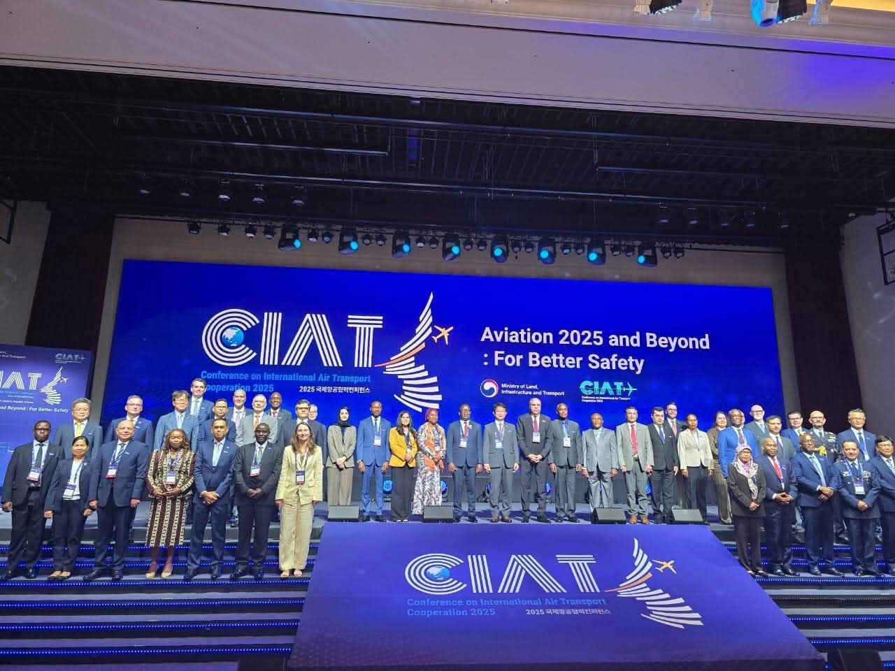 🔳وزير الطيران المدني يشارك في فعاليات مؤتمر "CIAT 2025 " بكوريا الجنوبية ويبحث مع نظيره الكوري التعاون في مجالات النقل الجوي