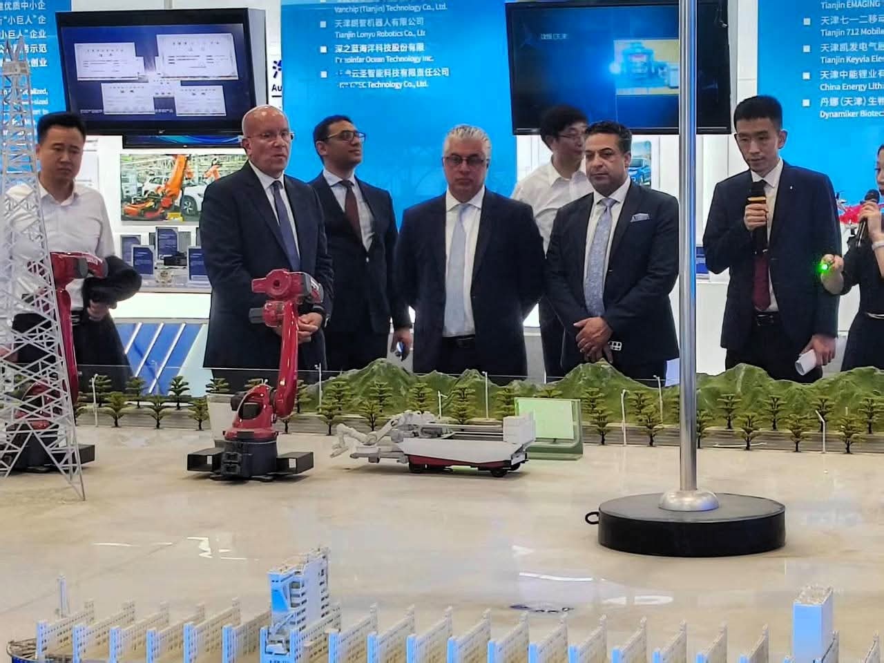 🔳 رئيسد"اقتصادية قناة السويس" يزور منطقة "تيانجين" الاقتصادية ويتفقد ميناء "تيانجين" لبحث فرص التعاون