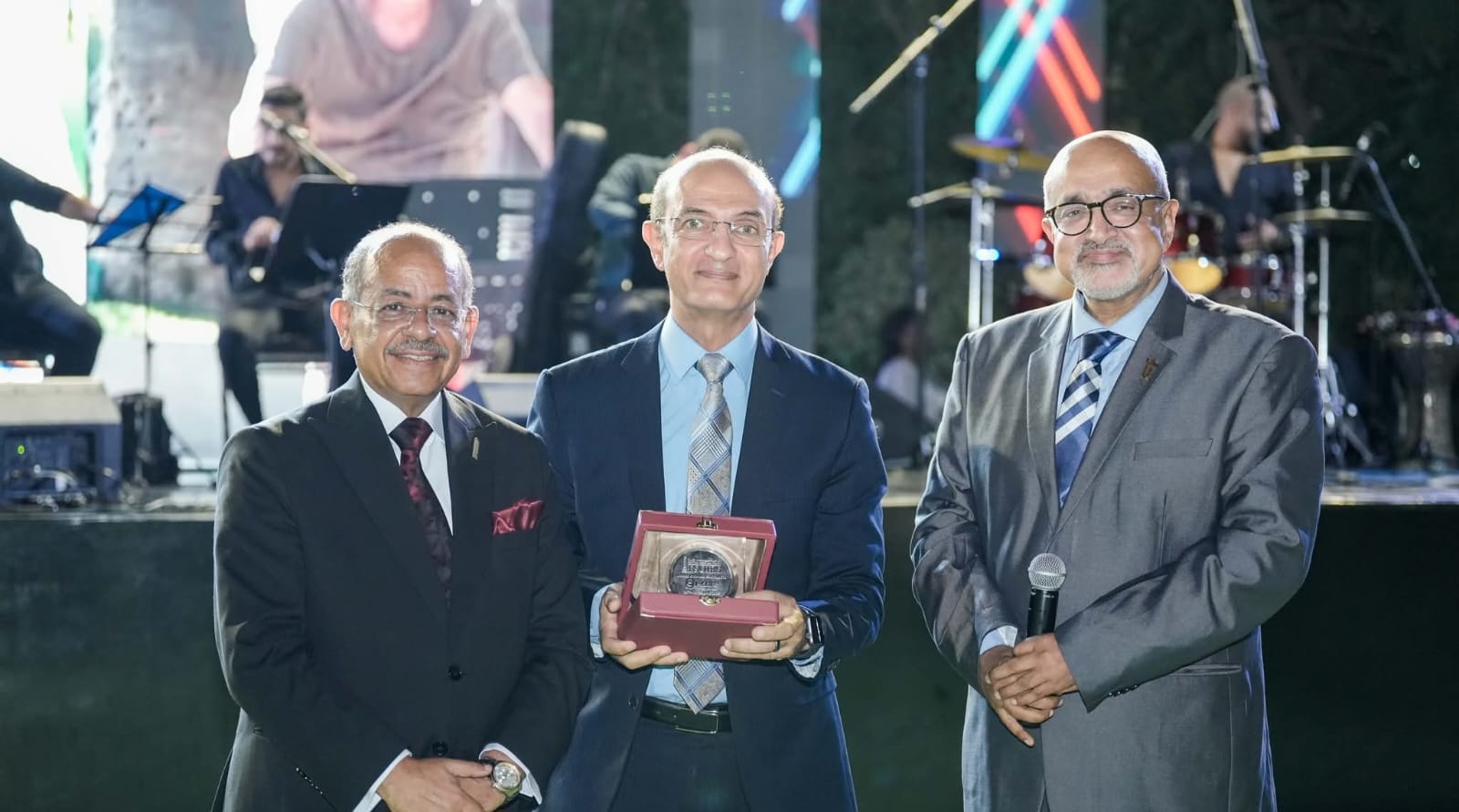 3 أيام عمل متواصلة لـ"المصرية لزرع العدسات " لمناقشة الجديد في طب العيون