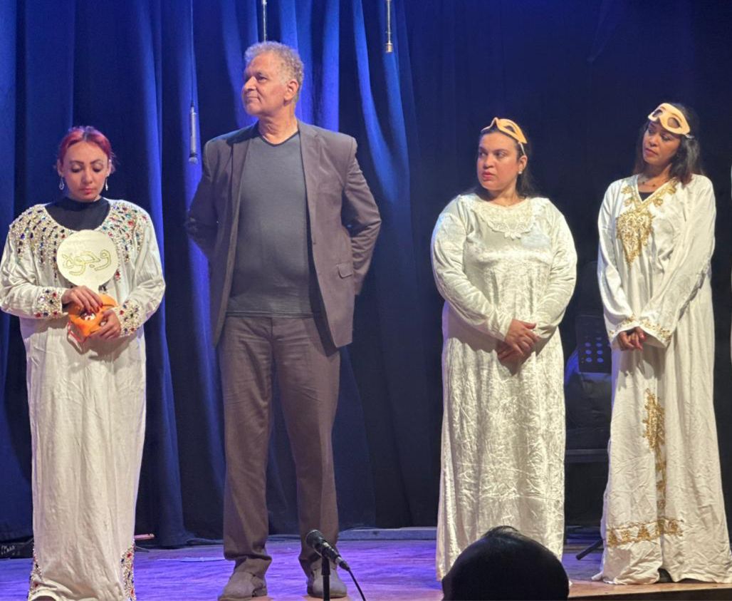 محمد عزت يتألق في “وجوه” للعام التاسع على التوالي ويستعد لـ“الجوازة باظت” مع فرقة المسرح المصري