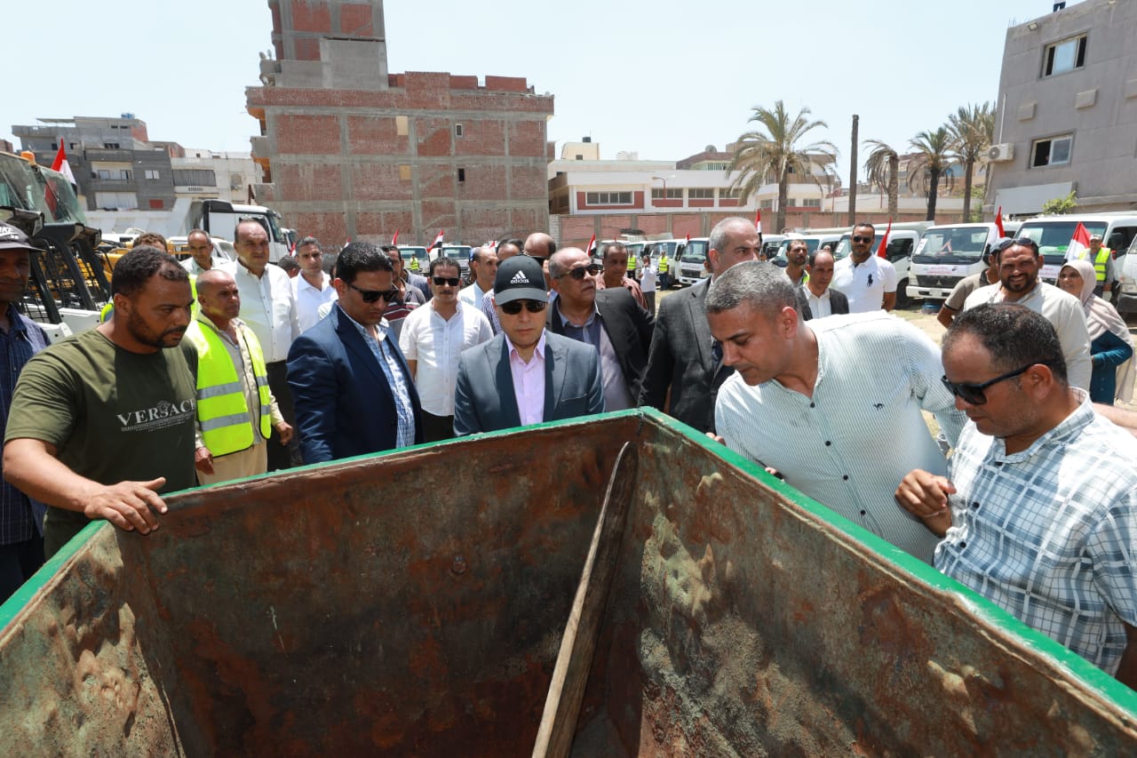 اصطفاف المعدات بمركز مطوبس لمواجهة الطوارئ