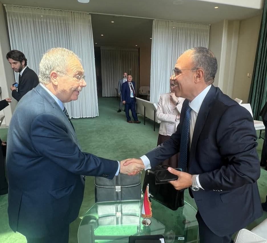 وزير الخارجية والهجرة يجتمع بنائب رئيس الوزراء اللبناني