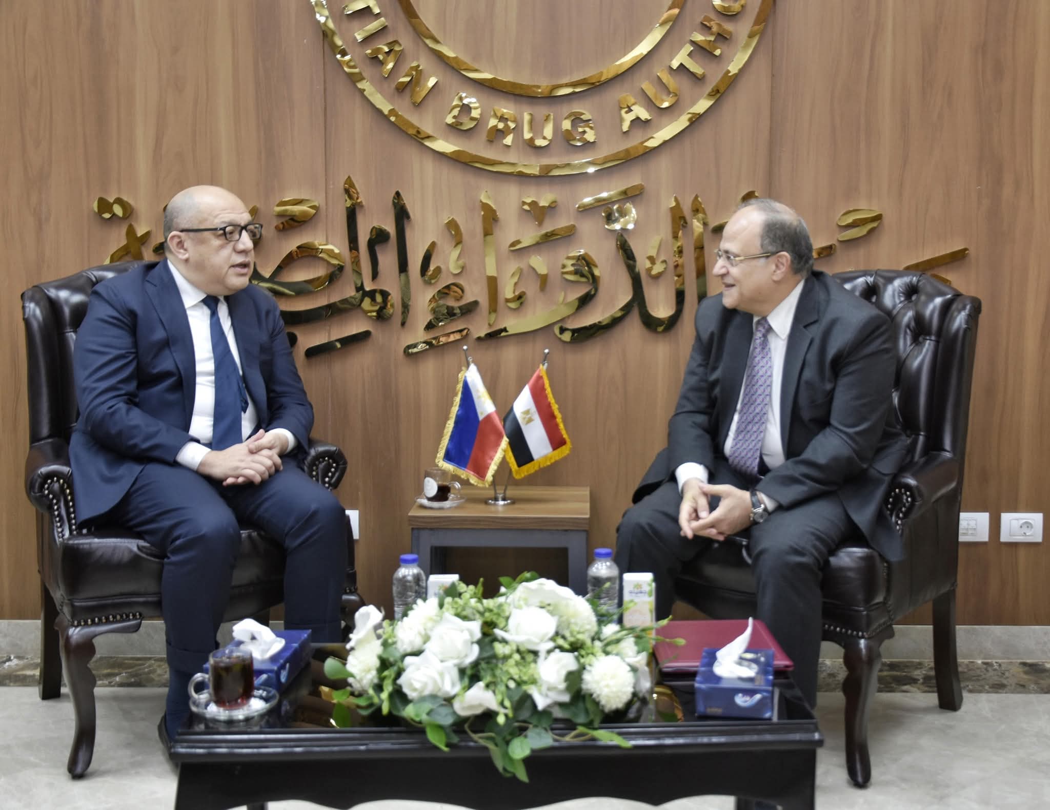 رئيس هيئة الدواء المصرية يستقبل سفير الفلبين لبحث تعزيز التعاون المشترك وتنظيم تداول المستحضرات الطبية بين البلدين