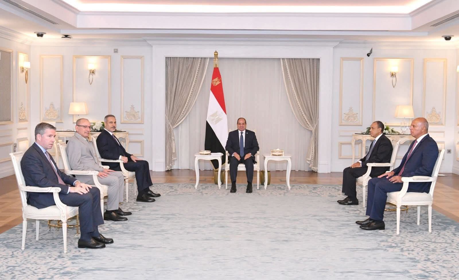 الرئيس السيسي ووزير الخارجية التركي... يؤكدان رفض إعادة الاحتلال العسكري لقطاع غزة،وضرورة وقف إطلاق النار