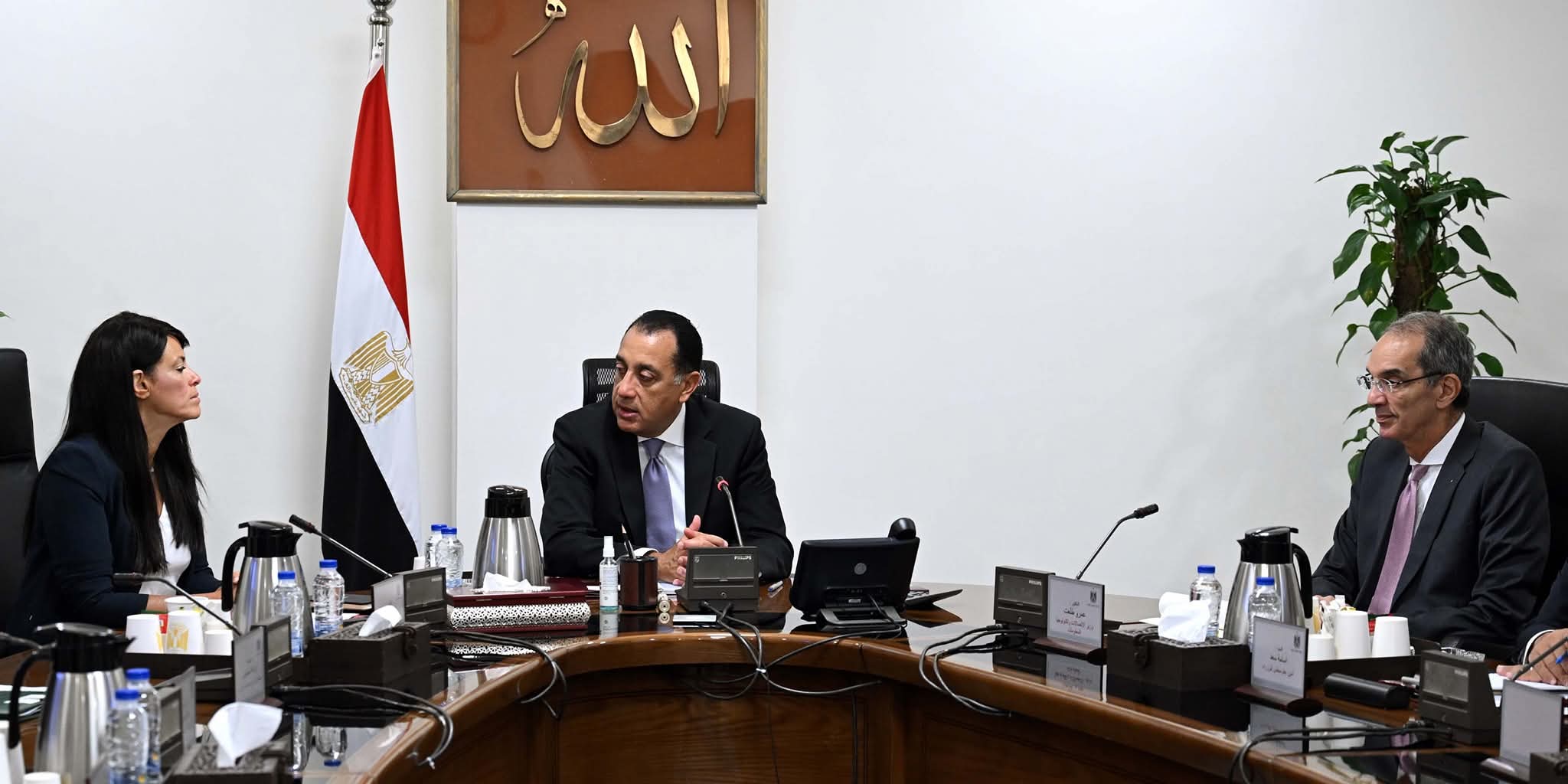 رئيس الوزراء يستعرض خطط الدولة للتحول الرقمي وجذب المزيد من الاستثمارات إلى مصر في مجال الاتصالات وتكنولوجيا المعلومات