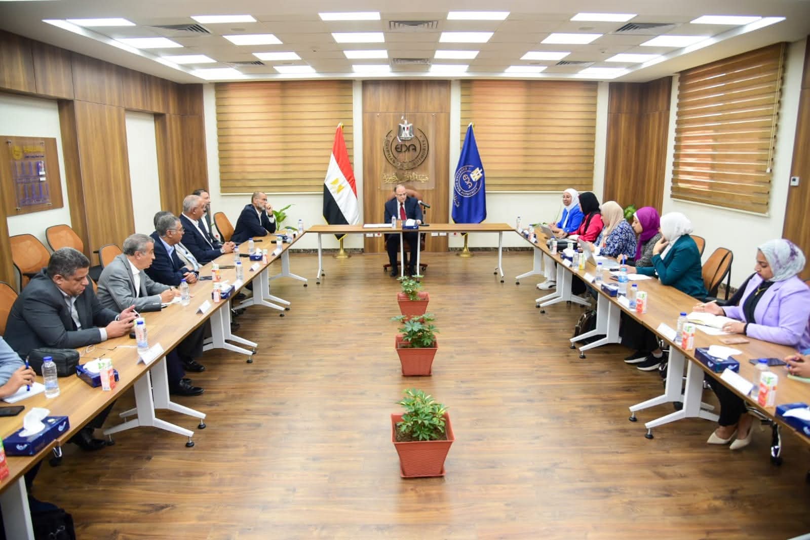 رئيس هيئة الدواء المصرية يستقبل ممثلي شركات التوزيع لمراجعة الموقف التنفيذي مبادرة سحب الأدوية منتهية الصلاحية