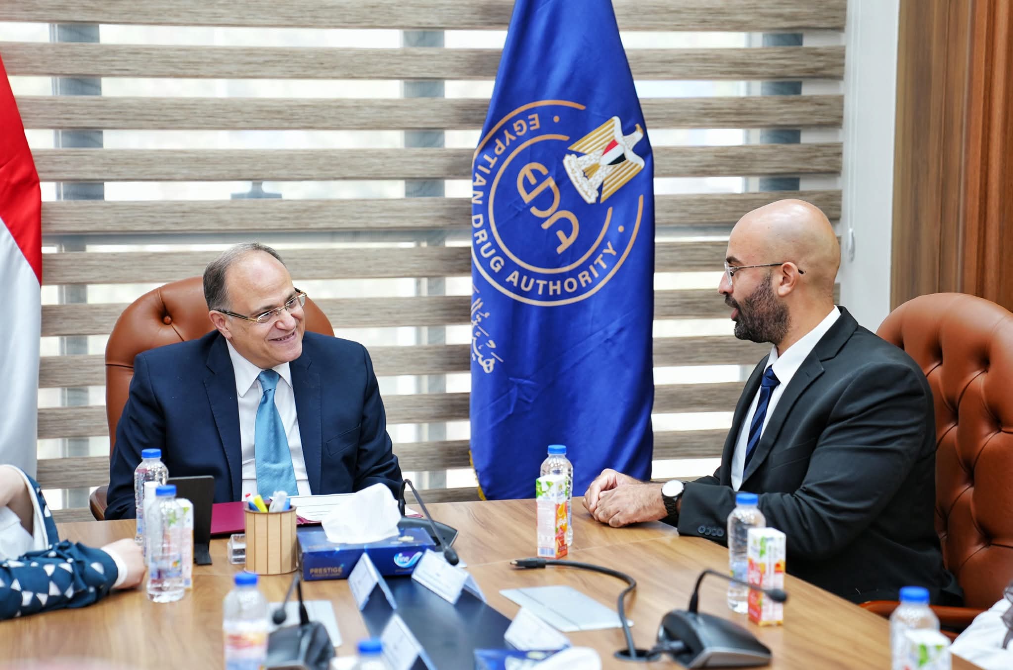 رئيس هيئة الدواء المصرية يبحث مع شركة P&G العالمية دعم الاستثمار في المستحضرات الدوائية والتوسع في السوق الدوائي