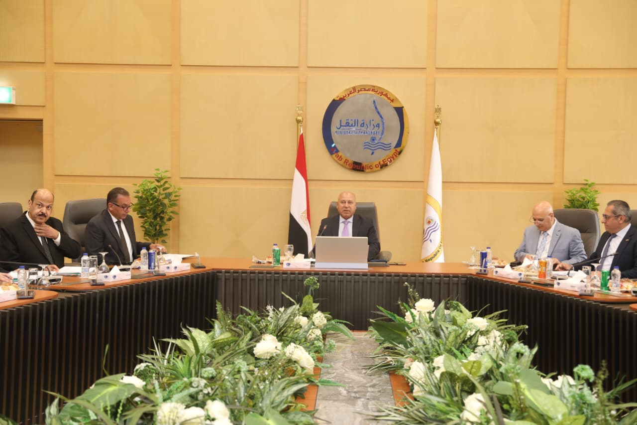 وزير الصناعة والنقل يترأس أعمال الجمعية العمومية العادية لشركة أكتا للنقل الجماعي مؤكدا على الدعم المستمر للشركة بأحدث الاتوبيسات الكهربائية