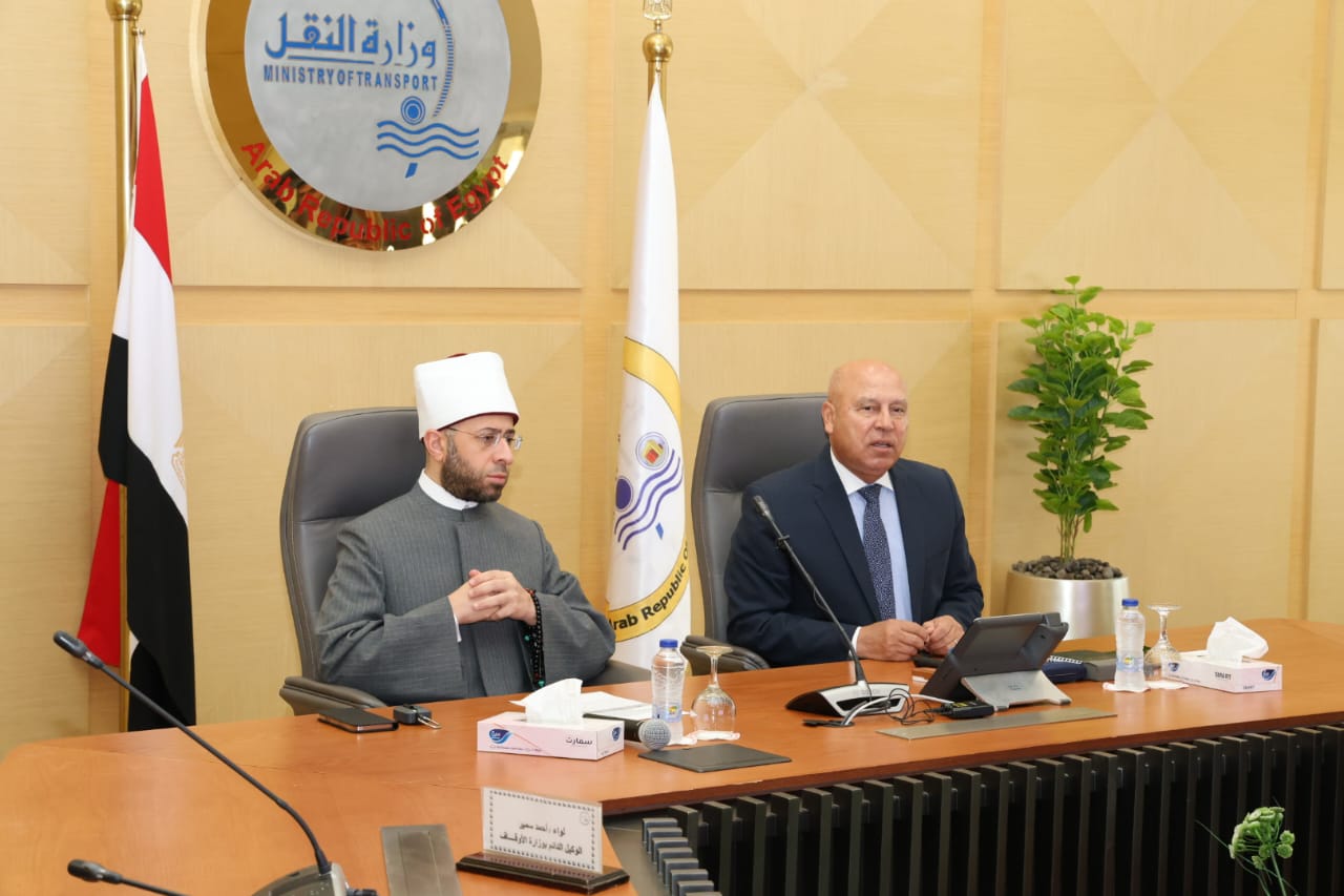 وزارتا النقل والأوقاف وقّعتا بروتوكول تعاون لتعزيز الوعي الثقافي والديني لدى المواطنين بأخلاقيات استخدام الطرق والتعامل مع وسائل النقل
