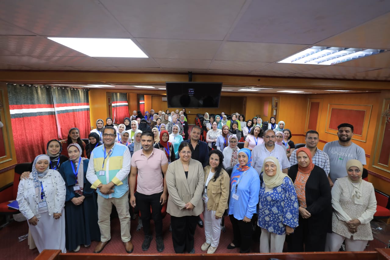 التضامن الاجتماعي:   - تدريب 100 اخصائي من 10 محافظات على الإعاقات المتعددة بالتعاون مع جمعية نداء