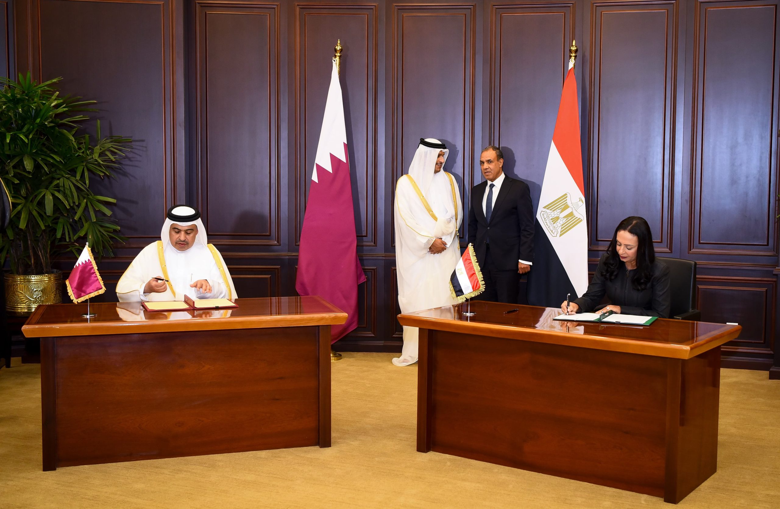 وزيرة التضامن الاجتماعي ووزير المالية بدولة قطر  يوقعان مذكرة تفاهم للتعاون في مجال التأمينات الاجتماعية والمعاشات بين البلدين