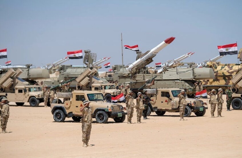 مصر ترد ببيان على تقارير زيادة تواجد جيشها في سيناء