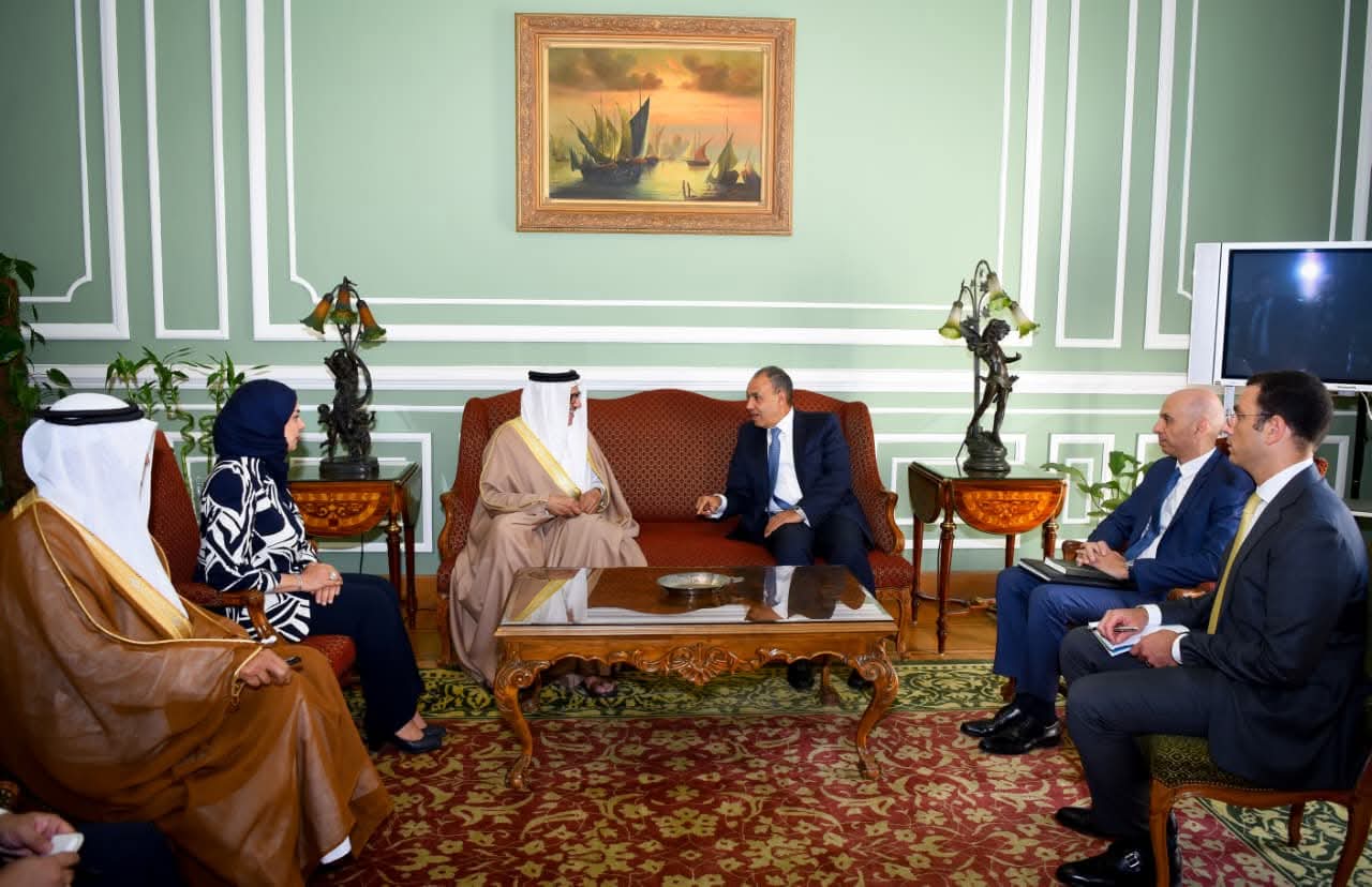 وزير الخارجية والهجرة وشئون المصريين بالخارج الدكتور عبد اللطيف بن راشد الزياني وزير خارجية مملكة البحرين