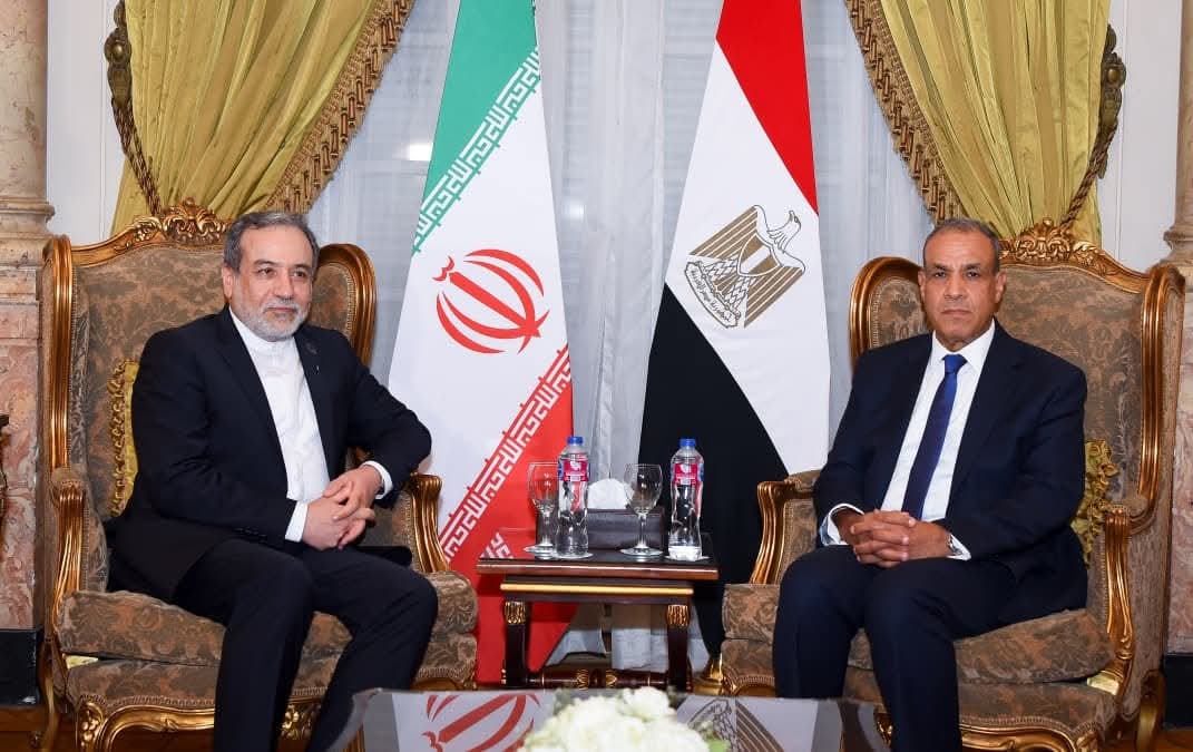 وزير الخارجية يستقبل نظيره الإيراني بالقاهرة لتيسير التعاون بين ايران والوكالة الدولية للطاقة الذرية