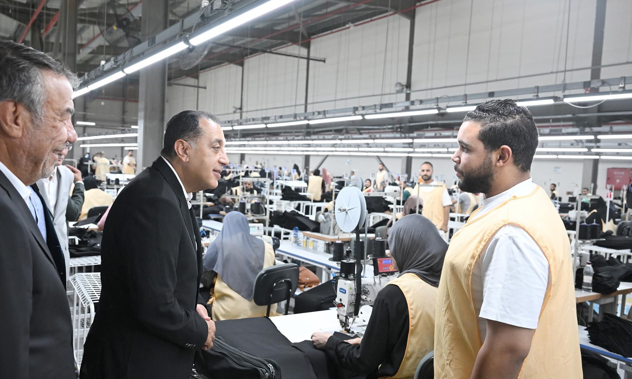 باستثمارات قدرها 40 مليون دولار:  رئيس الوزراء يفتتح مصنع "إروجلو جارمنت" التركي للملابس الجاهزة بمنطقة القنطرة غرب الصناعية