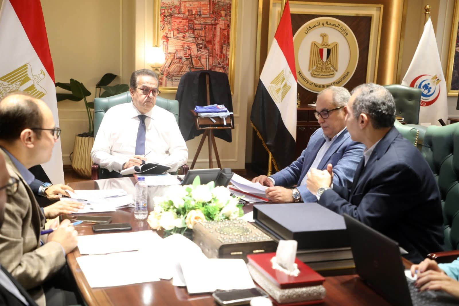 وزير الصحة يتابع مستجدات منظومة إصدار قرارات نفقة الدولة والمشروع القومي لإنهاء قوائم الانتظار