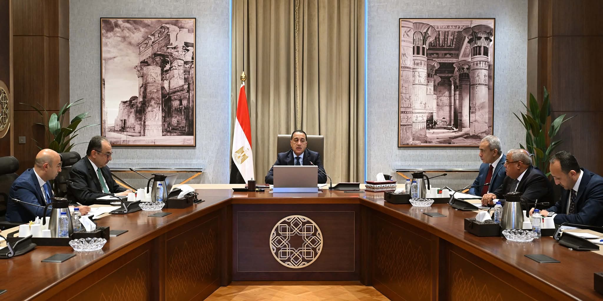رئيس الوزراء يتابع جهود إعادة هيكلة وتطوير شركات الغزل والنسيج