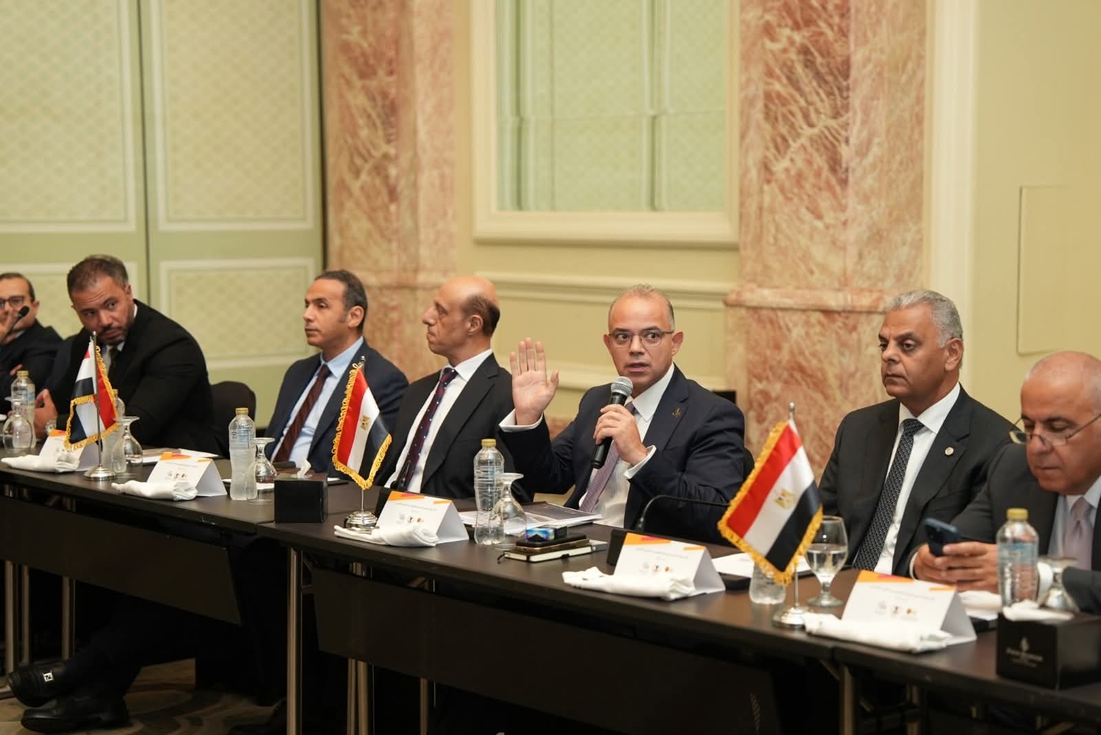 رئيس هيئة الرقابة المالية يلتقي رؤساء تحرير الصحف لاستعراض جهود تطوير القطاع المالي غير المصرفي
