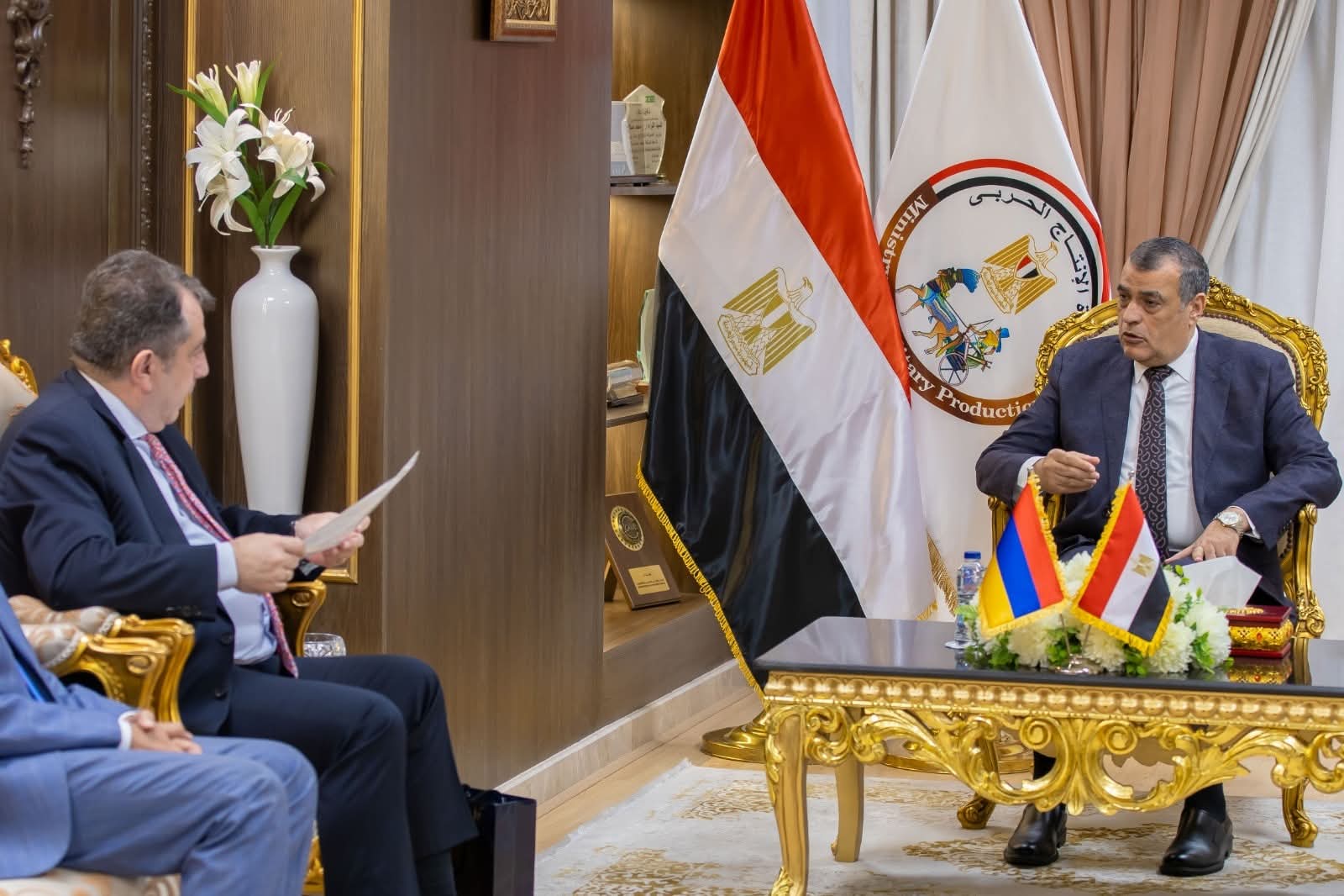 وزير الدولة للإنتاج الحربي يستقبل السفير الأرميني لبحث أوجه التعاون المشترك