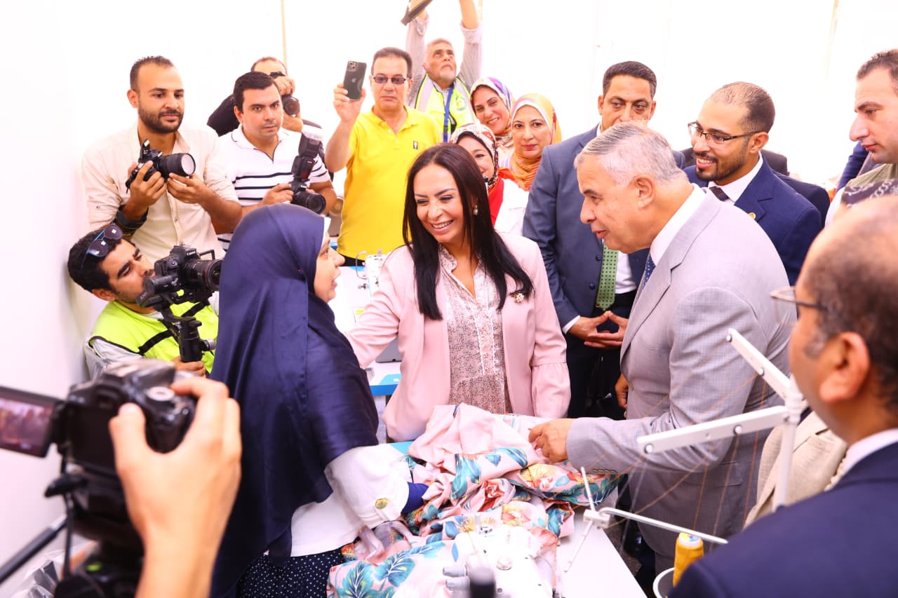 وزيرة التضامن الاجتماعي ومحافظ الإسكندرية  يفتتحان مركز التأهيل الشامل لذوي الإعاقة  بـ"برج العرب" ضمن المبادرة الرئاسية لتطوير الريف المصري بقرى حياة كريمة