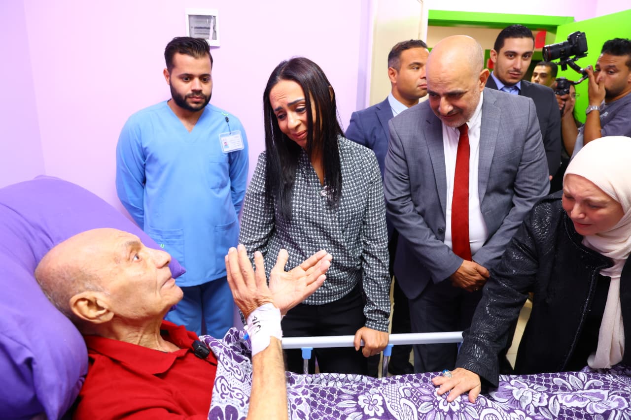 وزيرة التضامن الاجتماعي تفتتح تطوير ورفع كفاءة دور "أبي" و"أمي" بالباقيات الصالحات لرعاية كبار السن ومرضى ألزهايمر