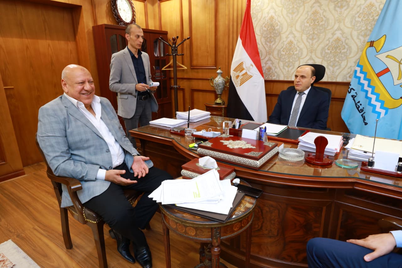محافظ كفرالشيخ يجتمع بأعضاء مجلسي النواب والشيوخ لحل مشكلات الدوائر وتحقيق نقلة خدمية حقيقية لأهالينا