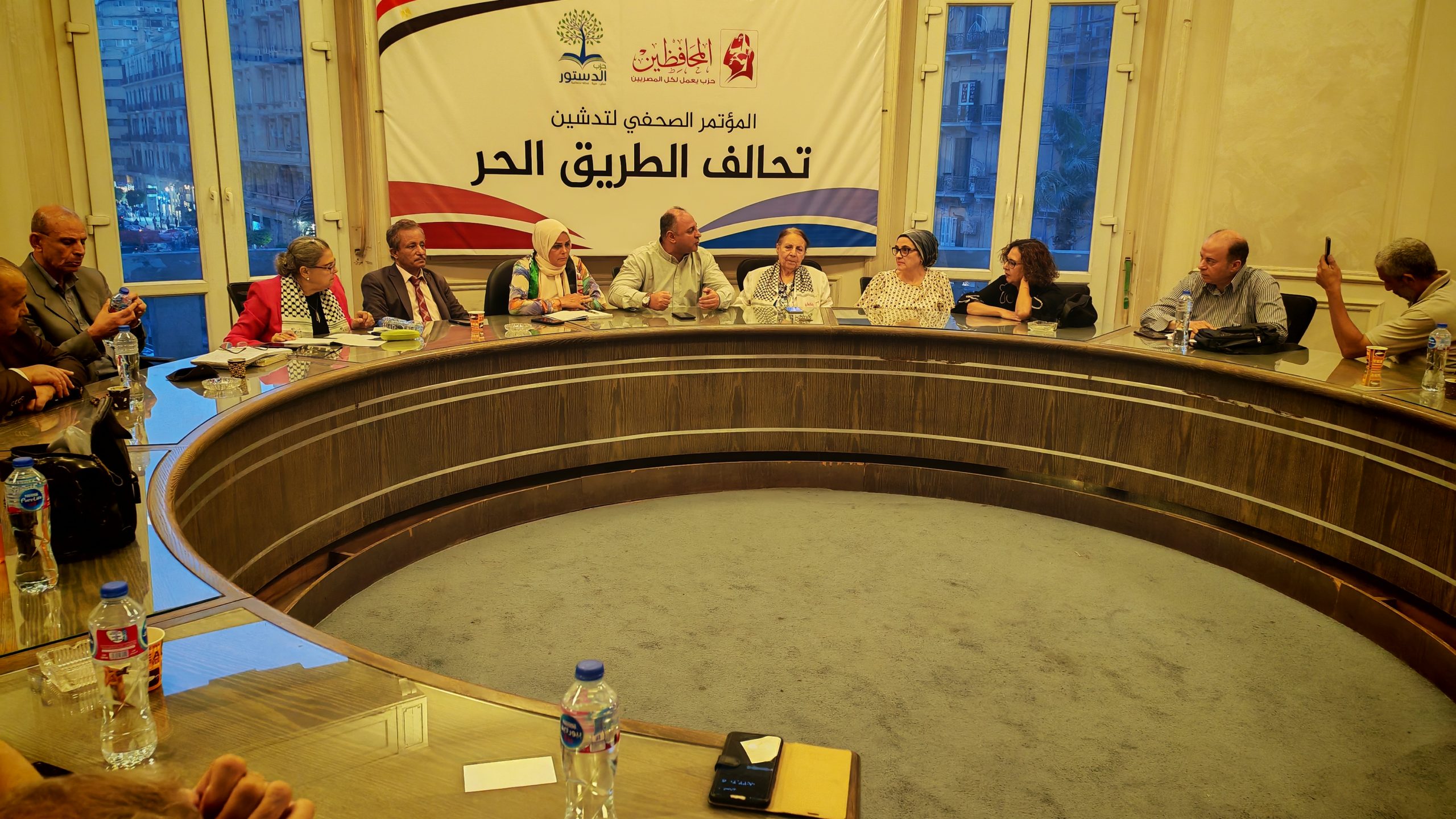 حزب المحافظين ينظم ندوة حول "الآثار الاجتماعية لقانون الإيجارات القديم".. وشخصيات عامة تحذر: القانون يهدد الاستقرار ويدفع البلاد إلى الهاوية