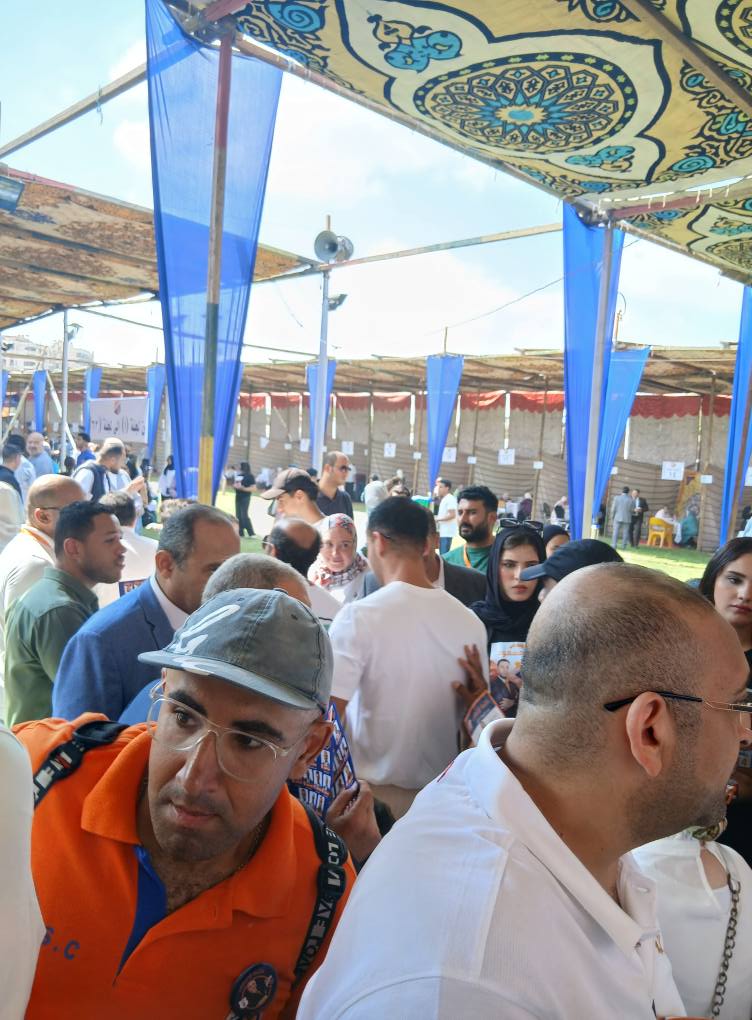 توافد الأعضاء على انتخابات نادي الشمس.. وإيقاف التصويت وقت صلاة الجمعة