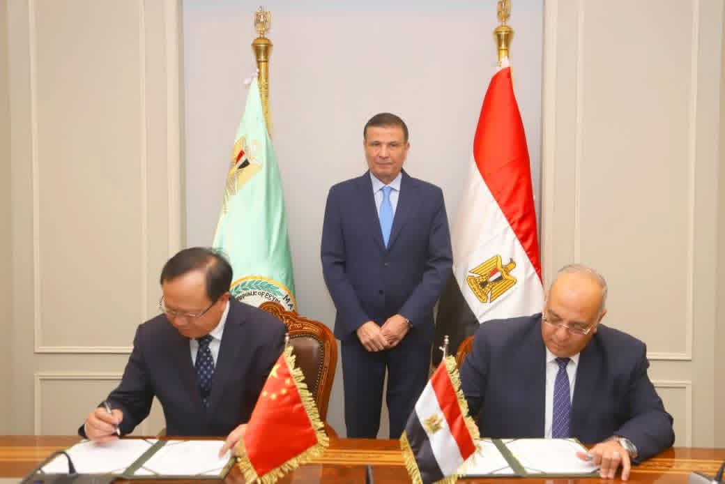 وزير الزراعة يشهد توقيع بروتوكول تعاون بين "بحوث الصحراء" و"الأكاديمية الصينية للعلوم" لتبادل الخبرات وتدريب الكوادر الأفريقية